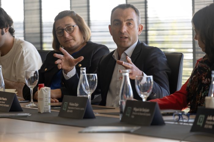 FIELDEAS Talks_Visibility_rail_0